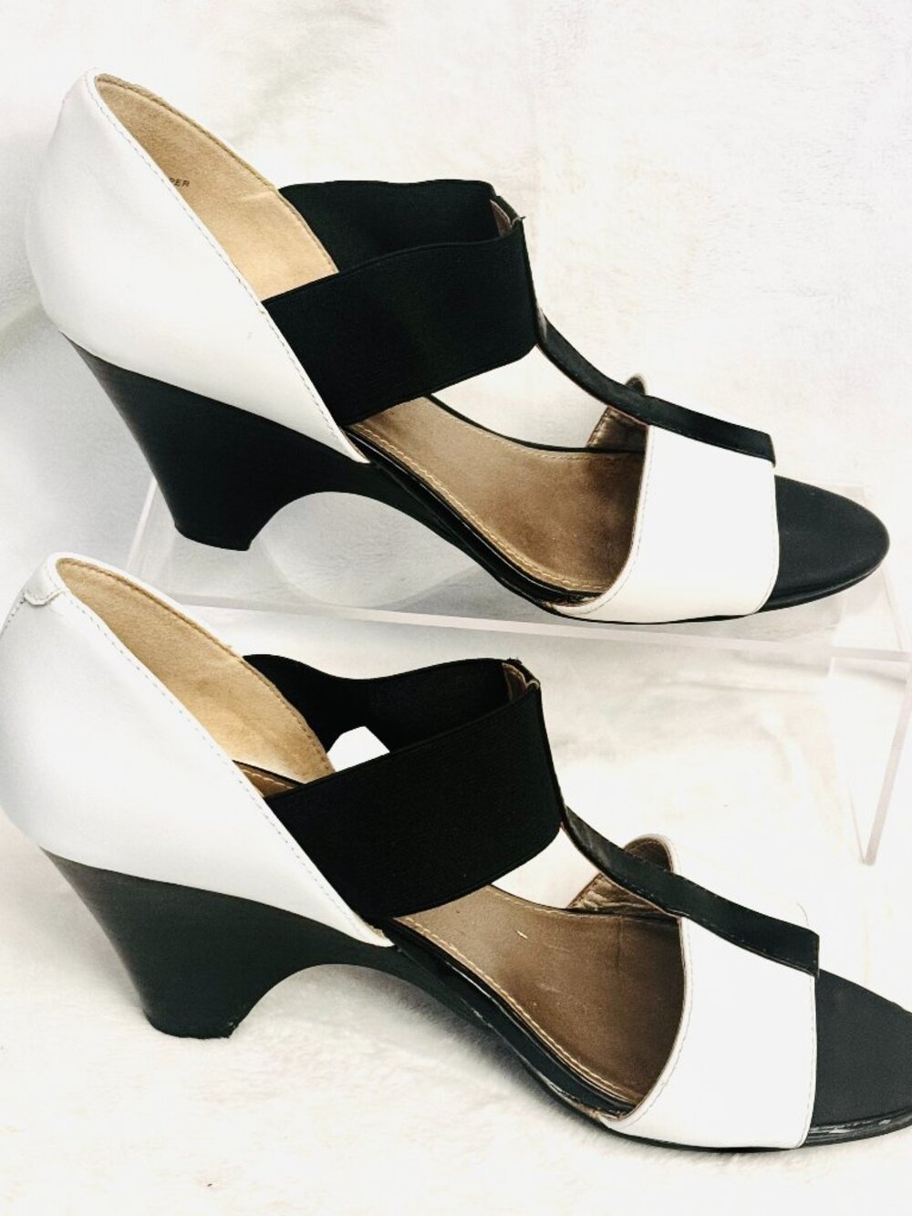Circa Joan & David CJ Neptune 9M Wedge Sandals Black White Leather upper